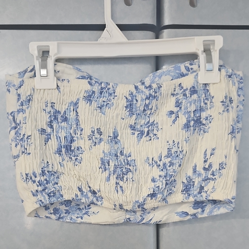 Monteau Blue and White Floral Top - Picture 2 of 5